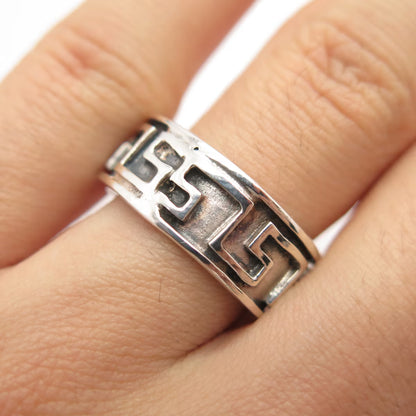 925 Sterling Silver Vintage Meander Band Ring Size 7 3/4