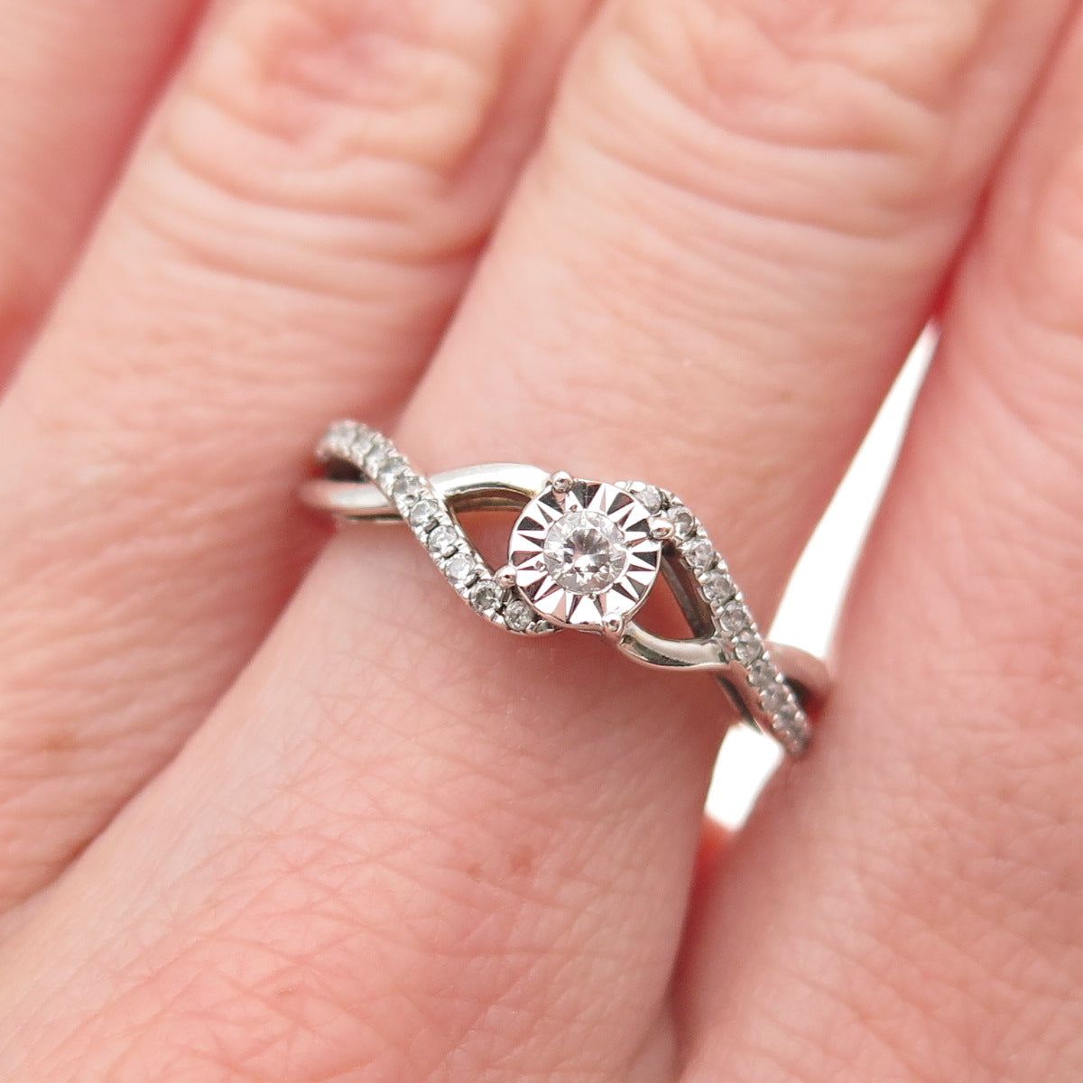 925 Sterling Silver Round-Cut C Z Engagement Ring Size 6.75