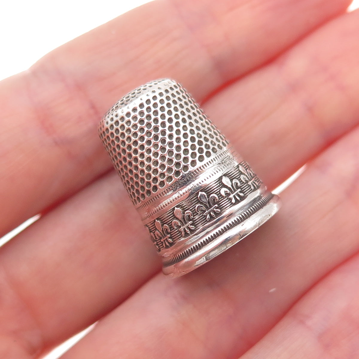 925 Sterling Silver Antique Art Deco Fleur de Lis Sewing Thimble