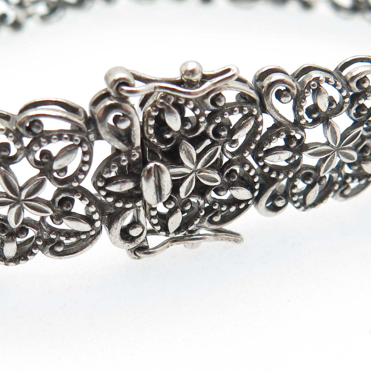 ROSS SIMONS Sterling Silver Vintage Flower & Heart Oxidized Link Bracelet 7.25"