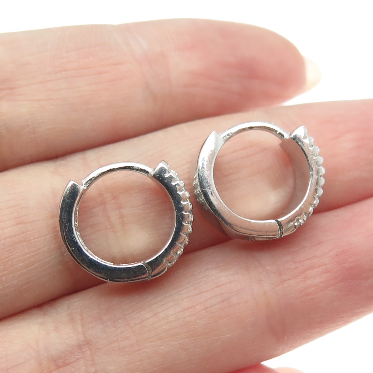 925 Sterling Silver Round-Cut Shaped C Z Hoop Earrings