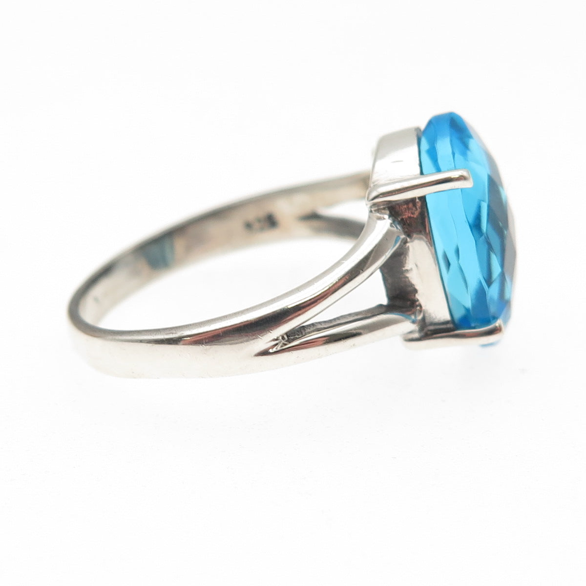 925 Sterling Silver Vintage Oval-Cut Blue C Z Ring Size 9.25