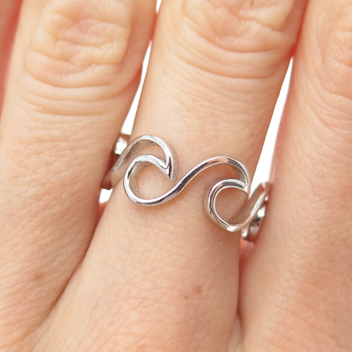 925 Sterling Silver Wave Ring Size 7.25