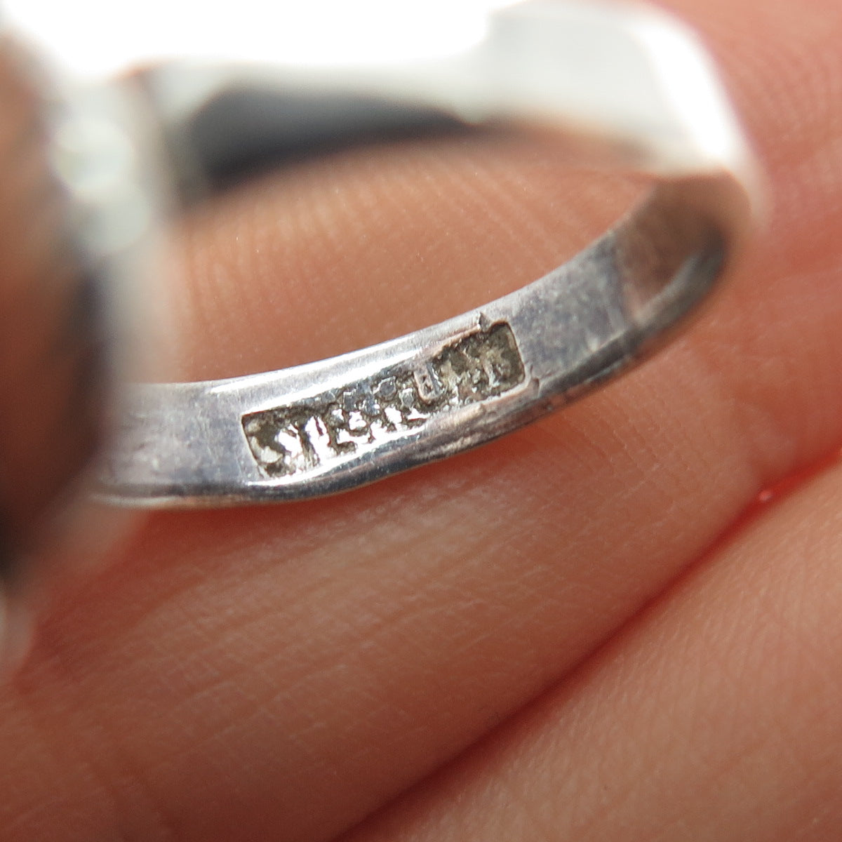 Rob Livingston Navajo Old Pawn Sterling Silver Vintage MOP Feather Ring Size 5.5