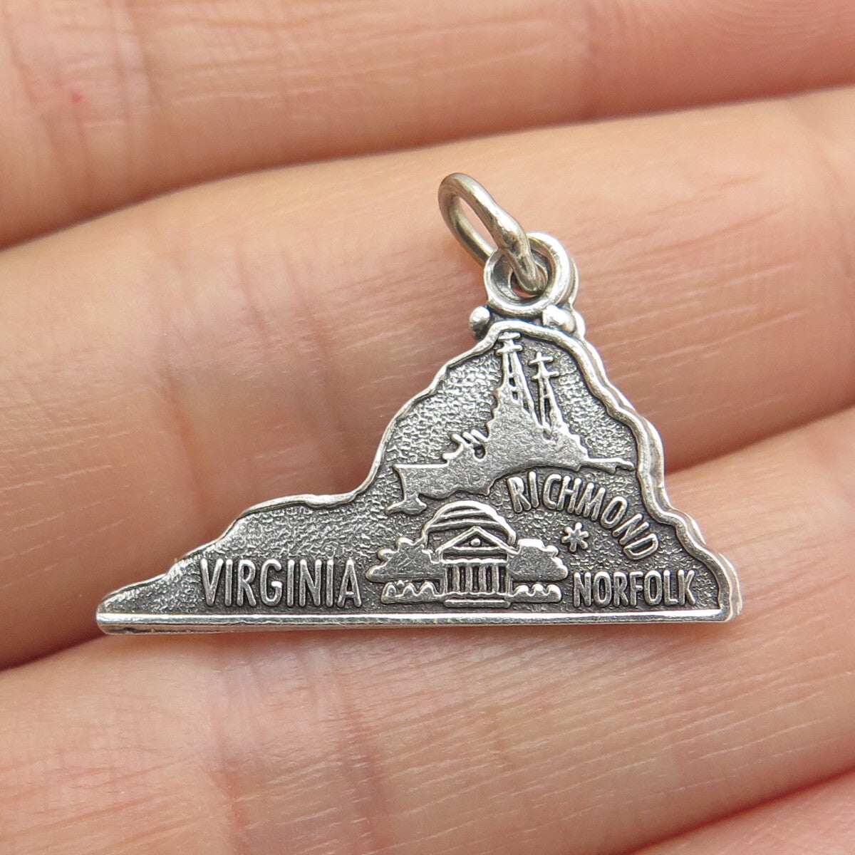 MAISELS INDIAN TRADING 925 Sterling Silver Vintage Virginia State Map Pendant