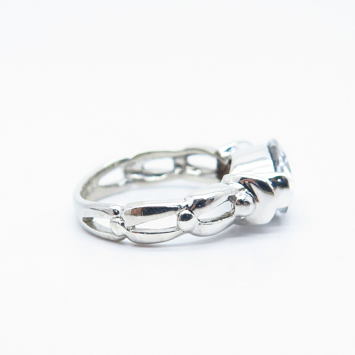 925 Sterling Silver Oval-Cut C Z Ring Size 6.25