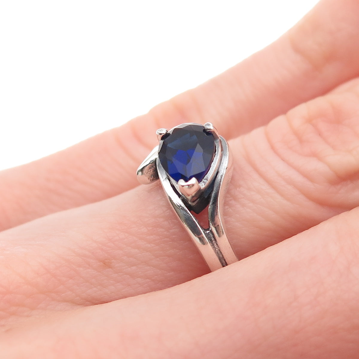 925 Sterling Silver Vintage Pear-Cut Blue C Z Modernist Oxidized Ring Size 6