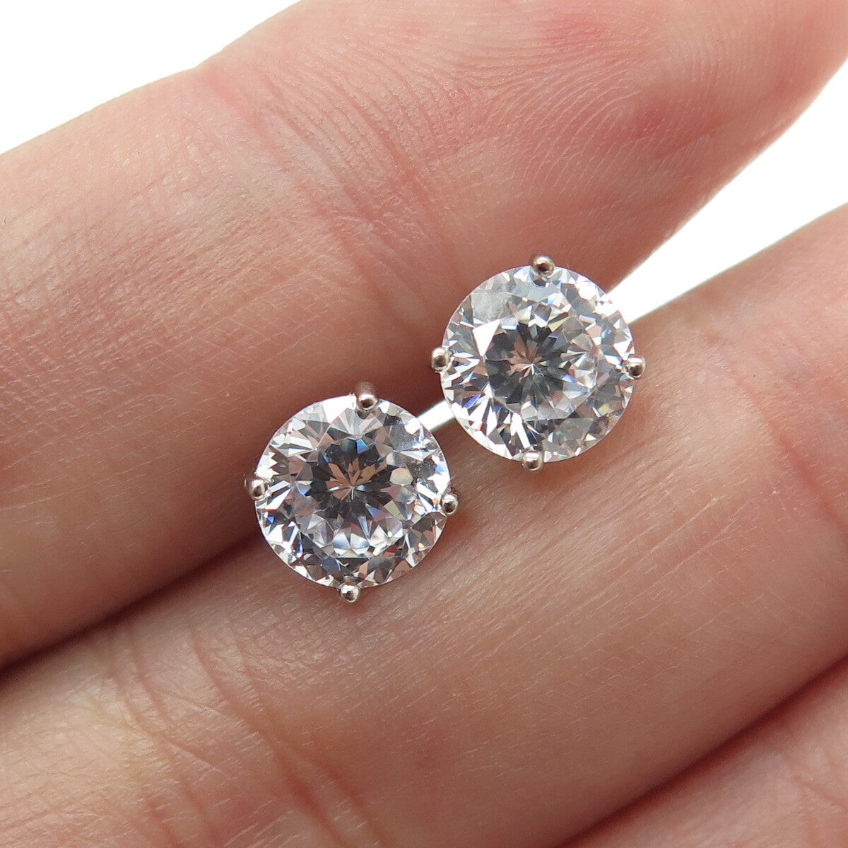 925 Sterling Silver Round-Cut C Z Stud Earrings