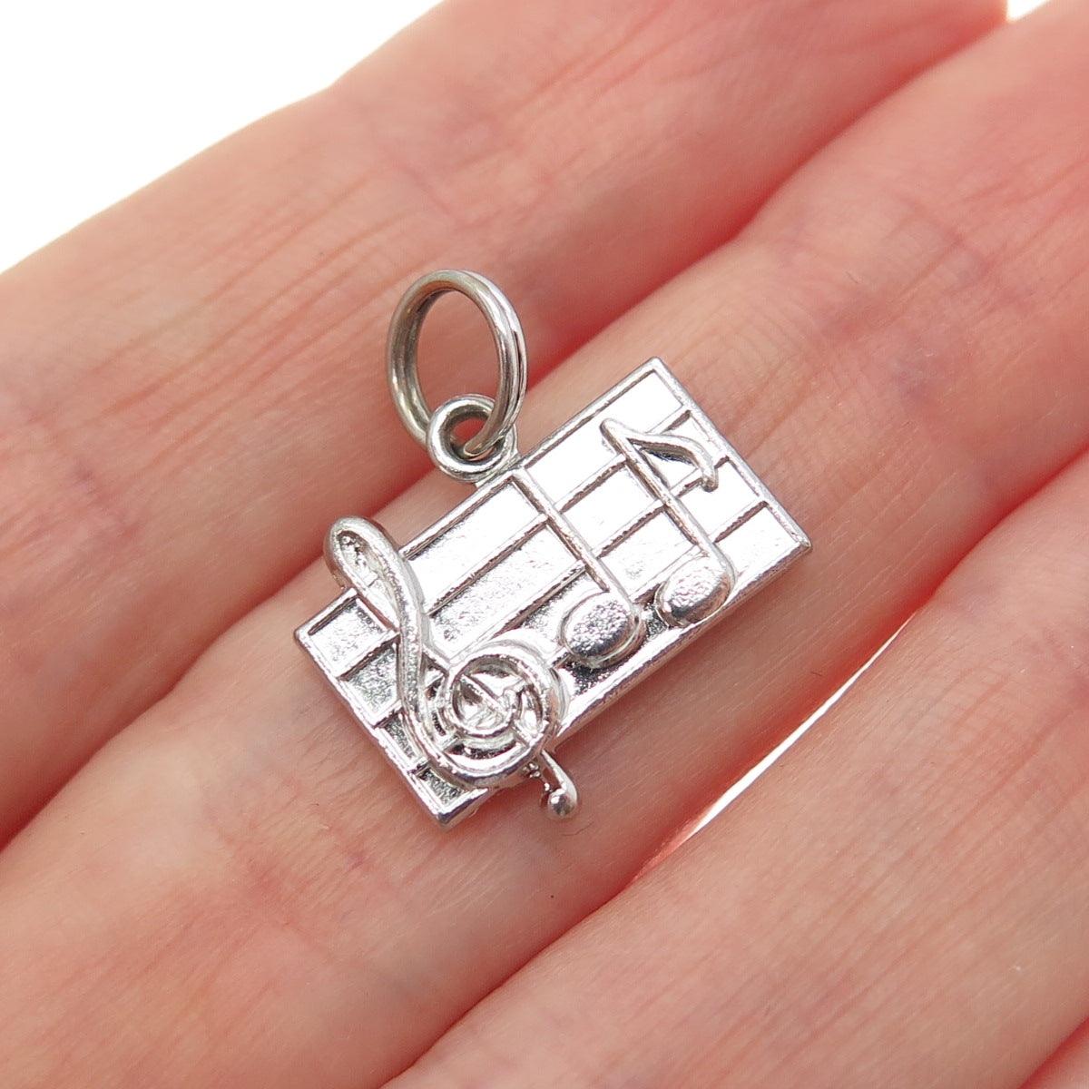 WELLS Sterling Silver Vintage Treble Clef Music Notes Minimalist Charm Pendant