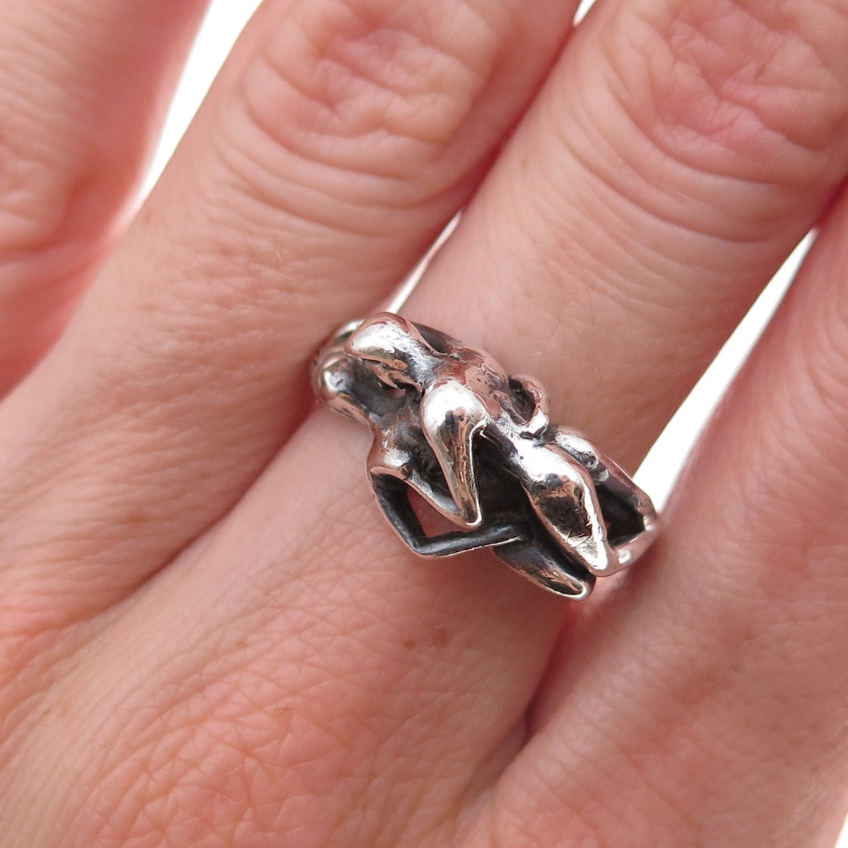 925 Sterling Silver Vintage Erotic Scene Oxidized Ring Size 6.5
