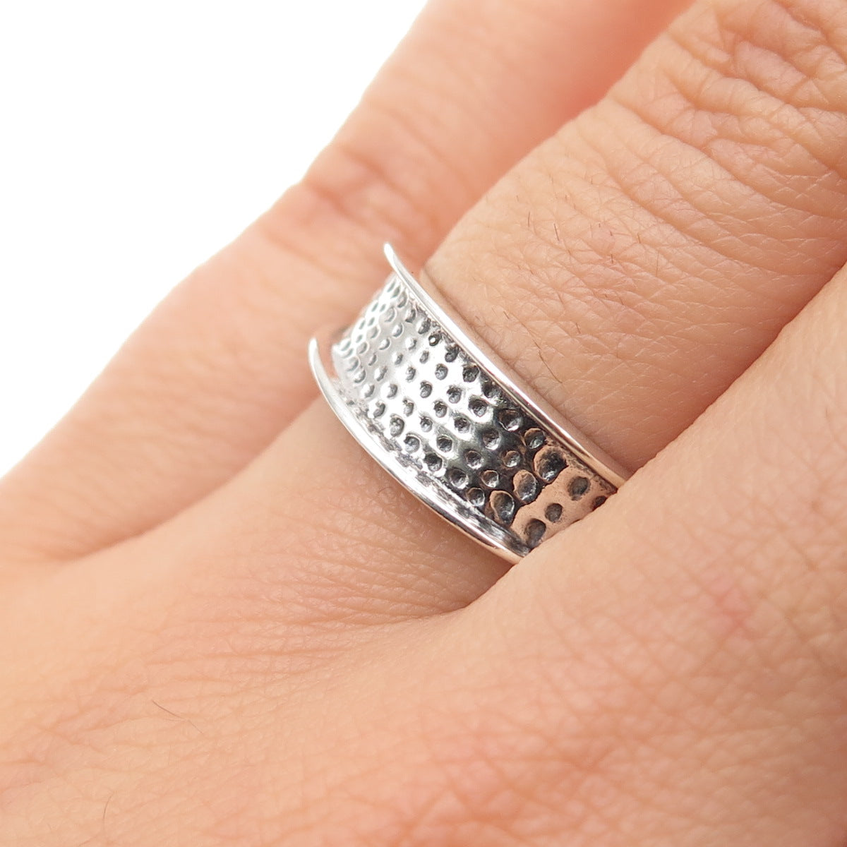 925 Sterling Silver Vintage Modernist Dotted Oxidized Ring Size 5.75