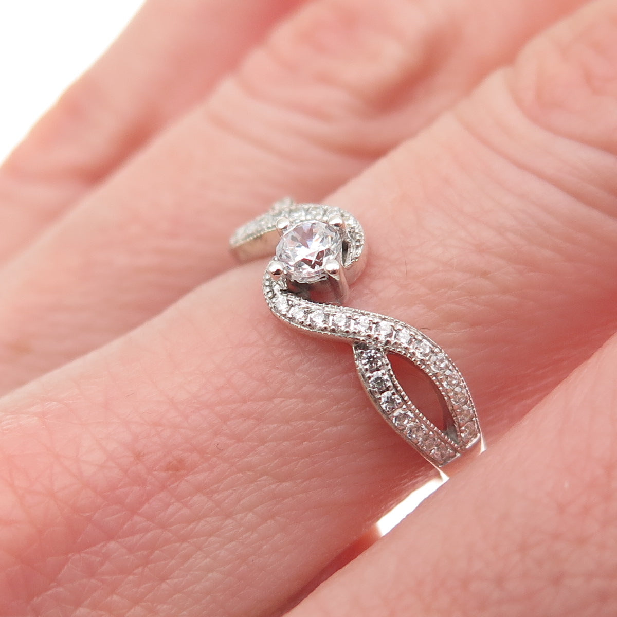 925 Sterling Silver Round-Cut C Z Wavy Engagement Ring Size 6.5
