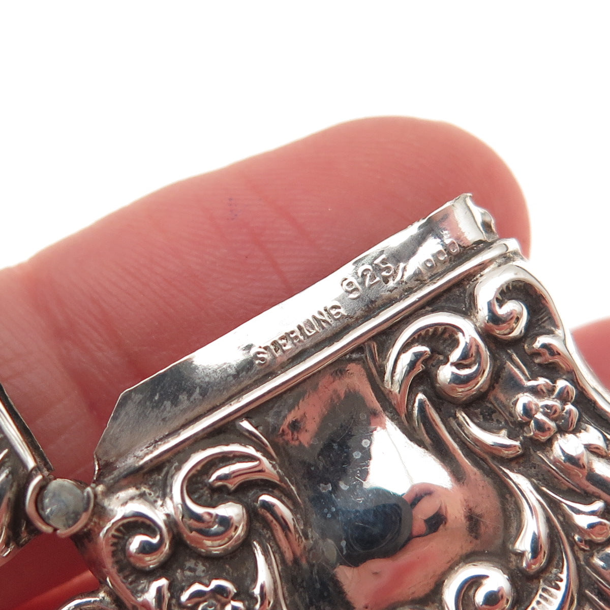 925 Sterling Silver Antique Art Deco Repousse Oxidized Stamp Box / Case