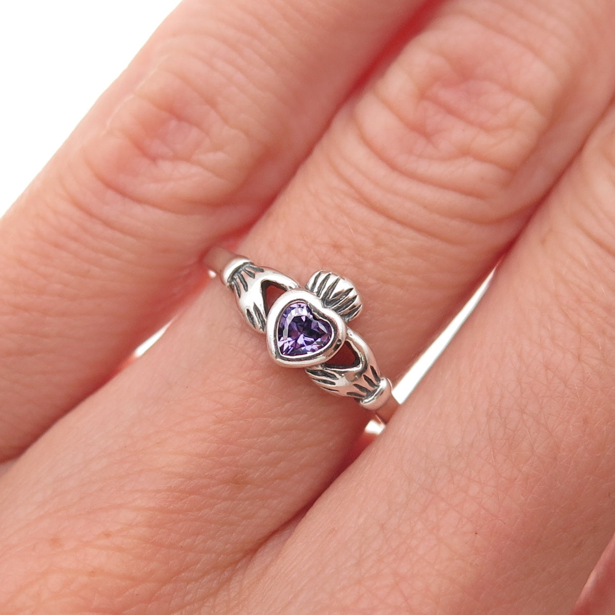 925 Sterling Silver Vintage Lavender C Z Irish Claddagh Oxidized Ring Size 5