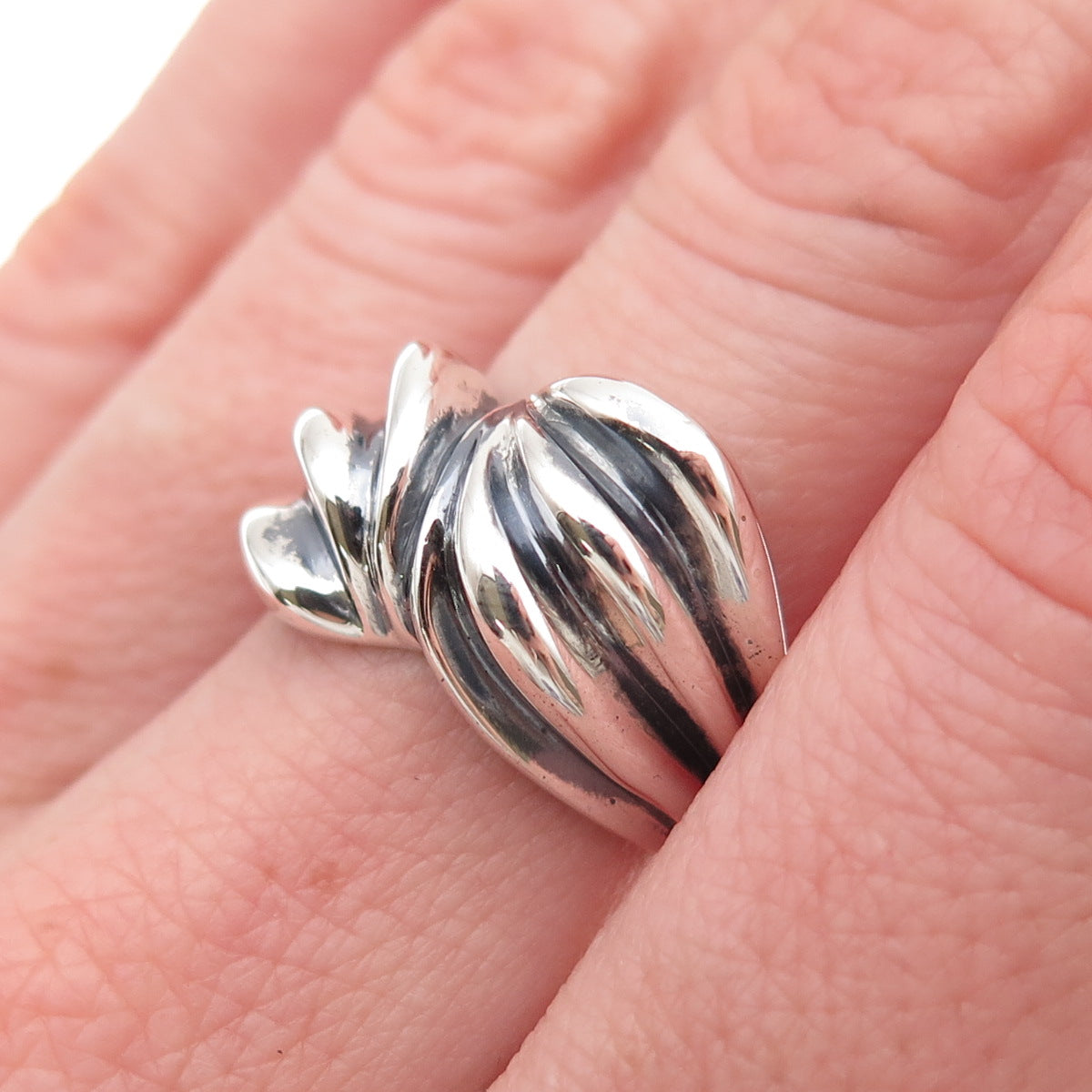 925 Sterling Silver Vintage Modernist Bypass Oxidized Ring Size 7.25