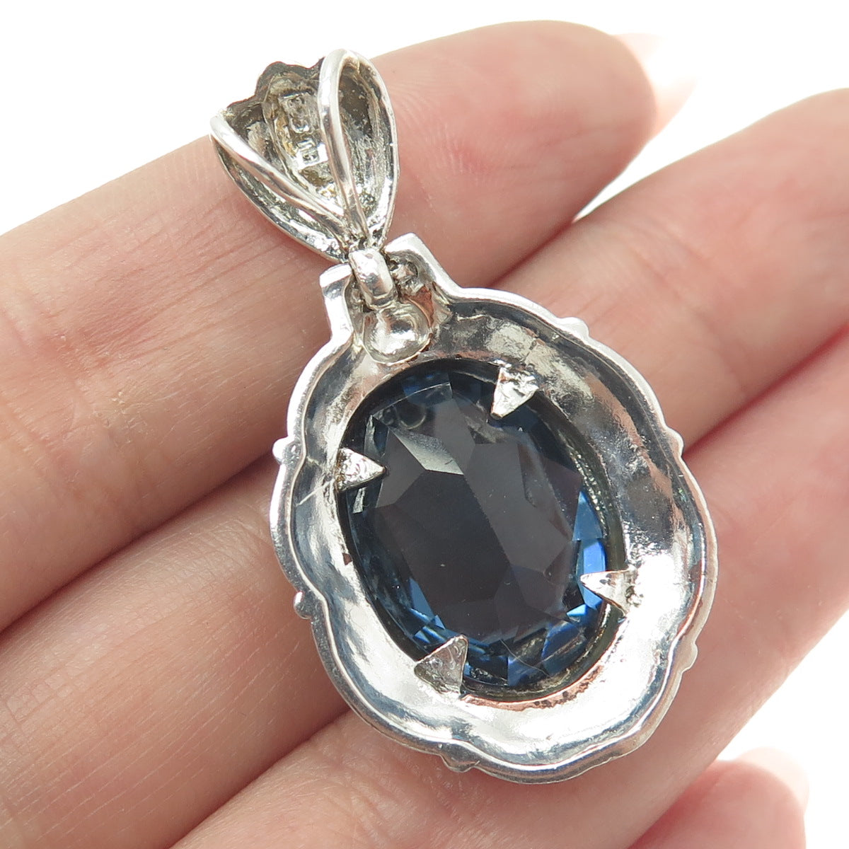 925 Sterling Silver Vintage Blue Oval-Cut Shaped C Z Pendant