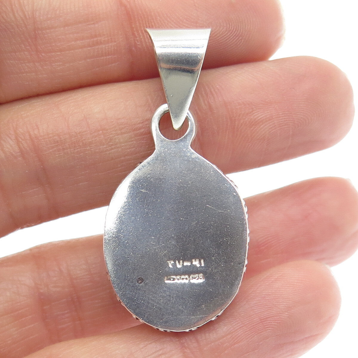 925 Sterling Silver Vintage Mexico Fiber Optic Cat's Eye Twisted Oval Pendant