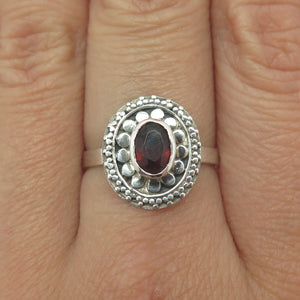 925 Sterling Silver Vintage Real Oval-Cut Red Garnet Dotted Ring Size 7.75