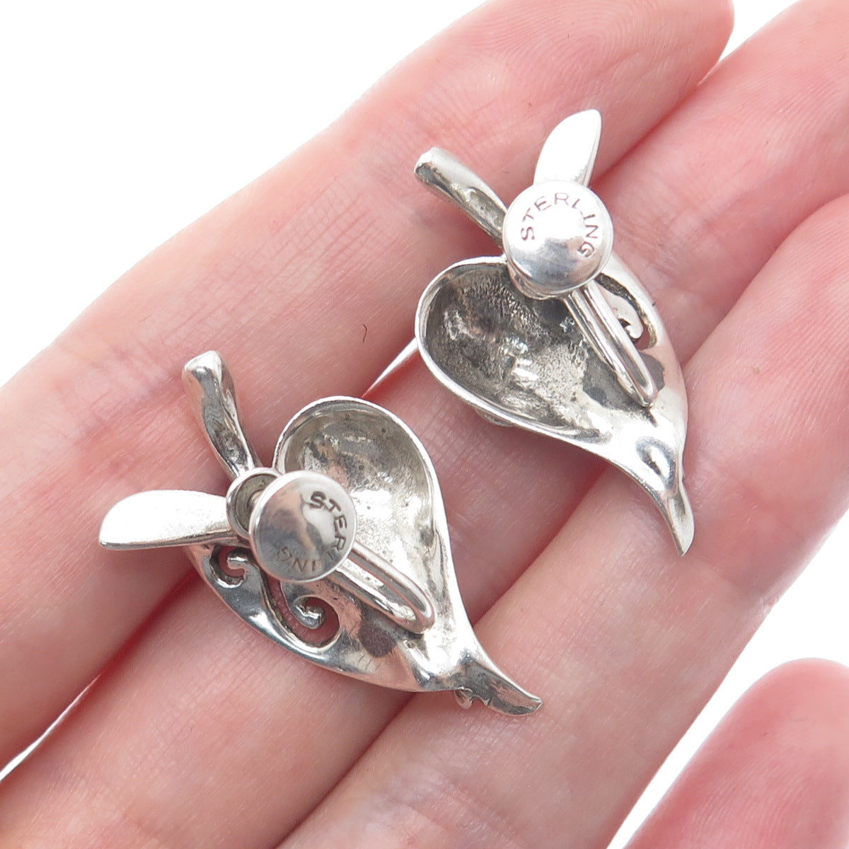925 Sterling Silver Vintage Modernist Flower Heart Screw Back Earrings