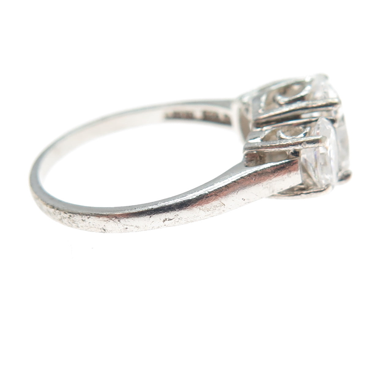 925 Sterling Silver Oval-Cut C Z Engagement Ring Size 7.25