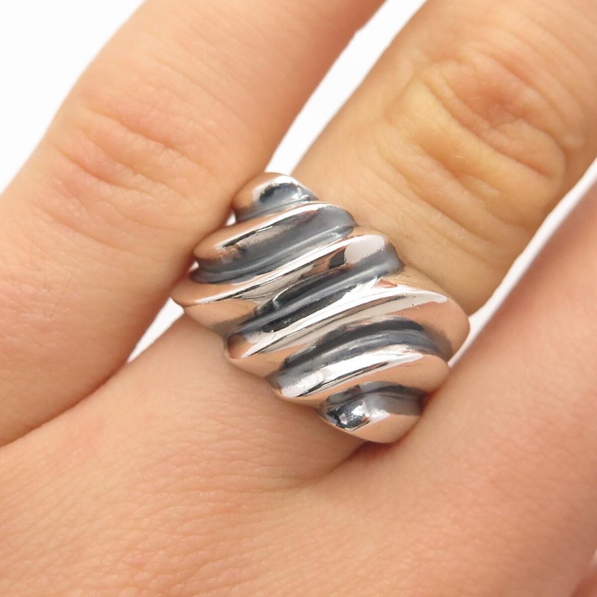 925 Sterling Silver Vintage Chapal-Zenray Inc. Ribbed Ring Size 6