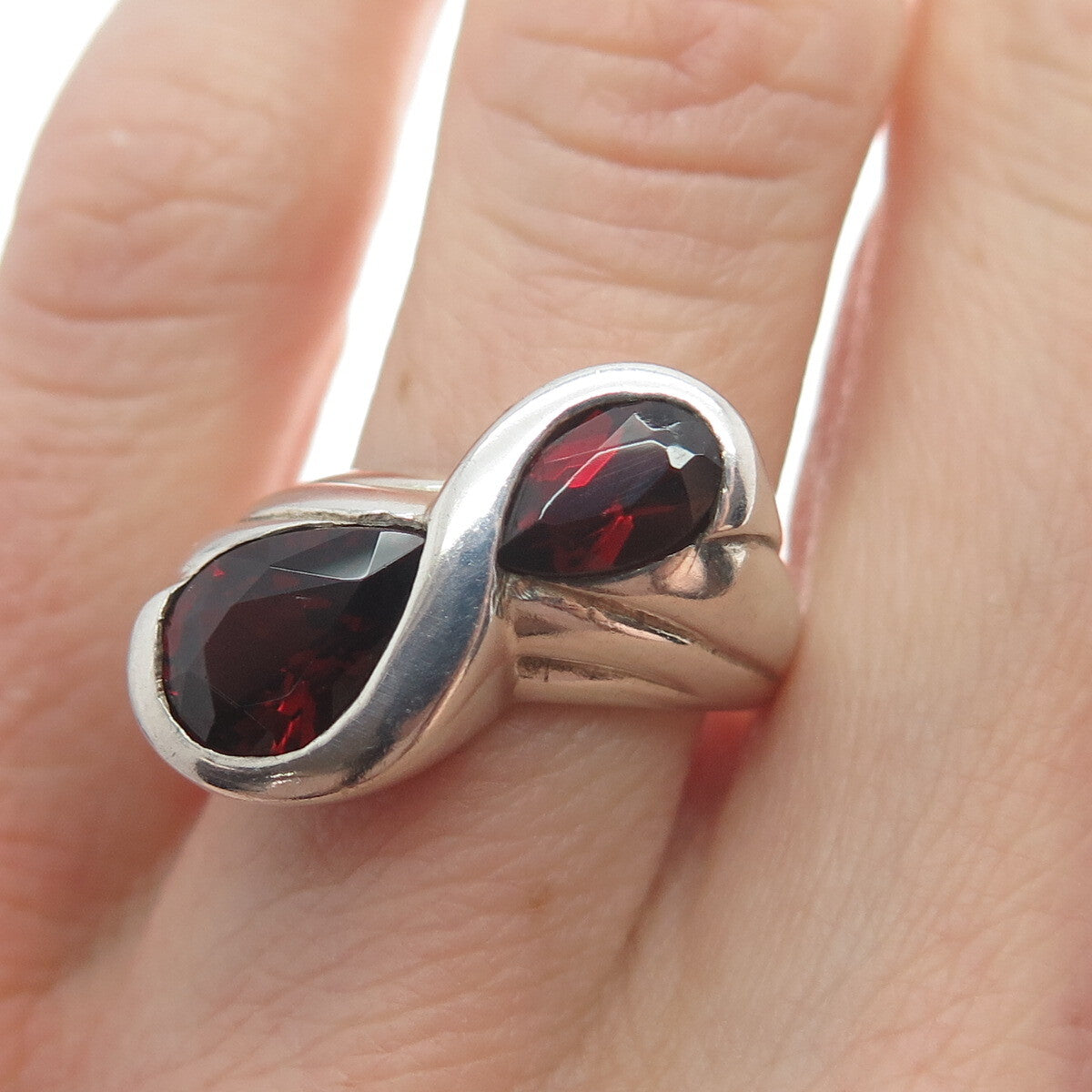 KABANA 925 Sterling Silver Vintage Red Garnet Gem Infinity Ribbed Ring Size 6.5