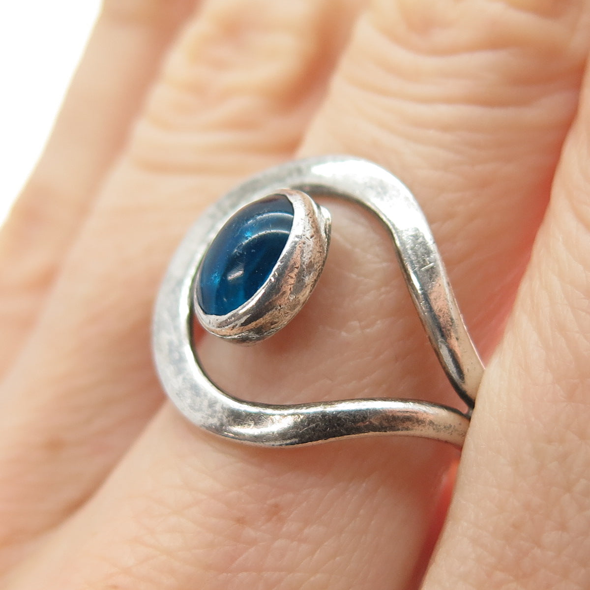 925 Sterling Silver Vintage Mexico Blue C Z Modernist Hook & Eye Ring Size 7.75