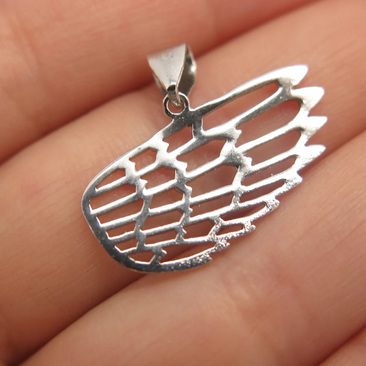 925 Sterling Silver Vintage Open Wing Pendant