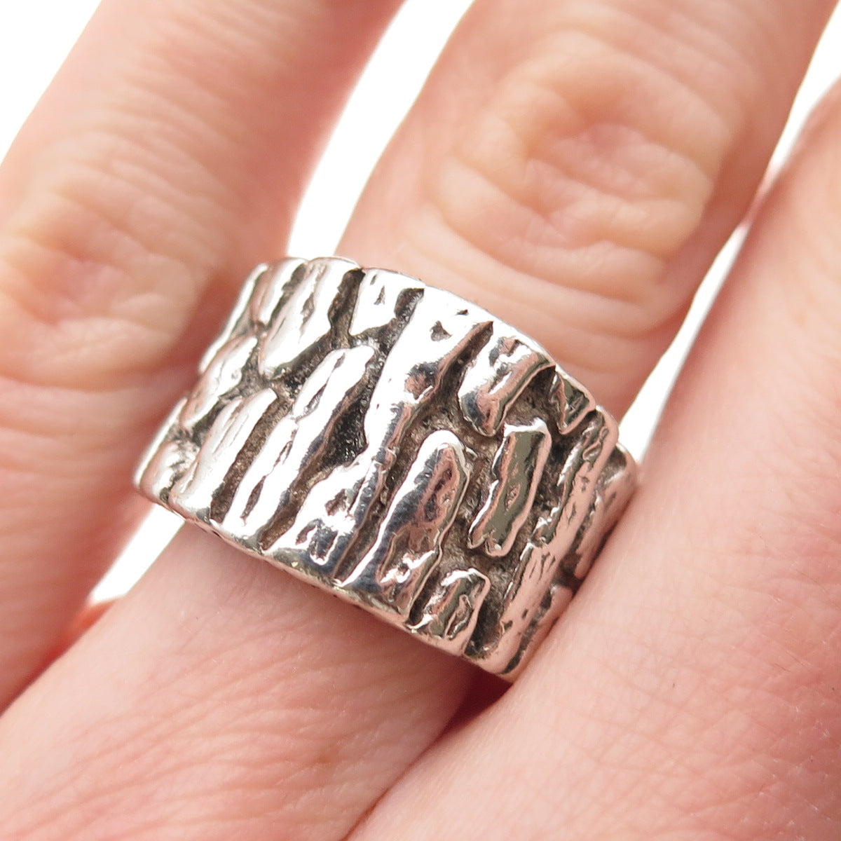 Sara Blaine 925 Sterling Silver Vintage Tree Bark Oxidized Ring Size 5.25