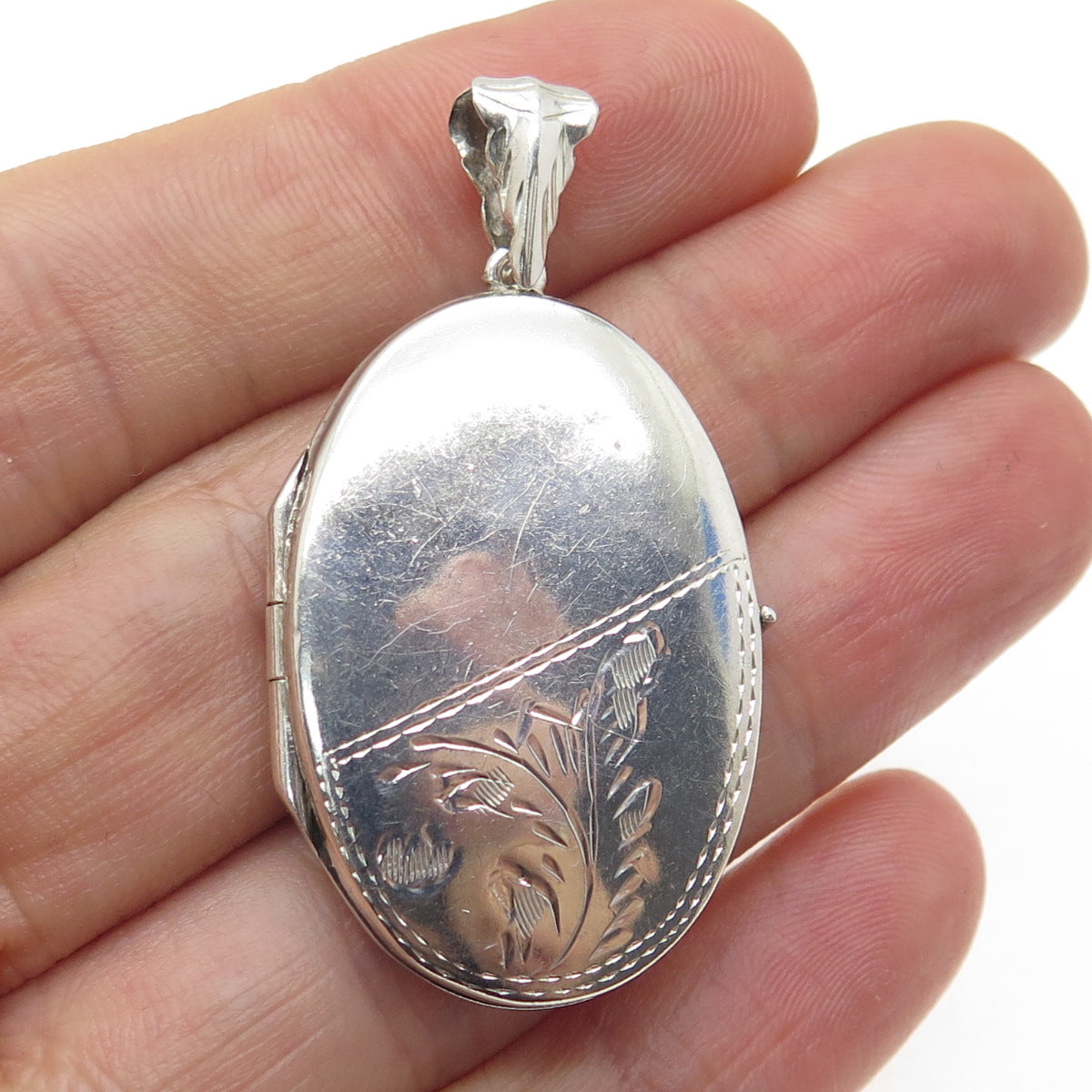 925 Sterling Silver Vintage Engraved Oval Locket Pendant