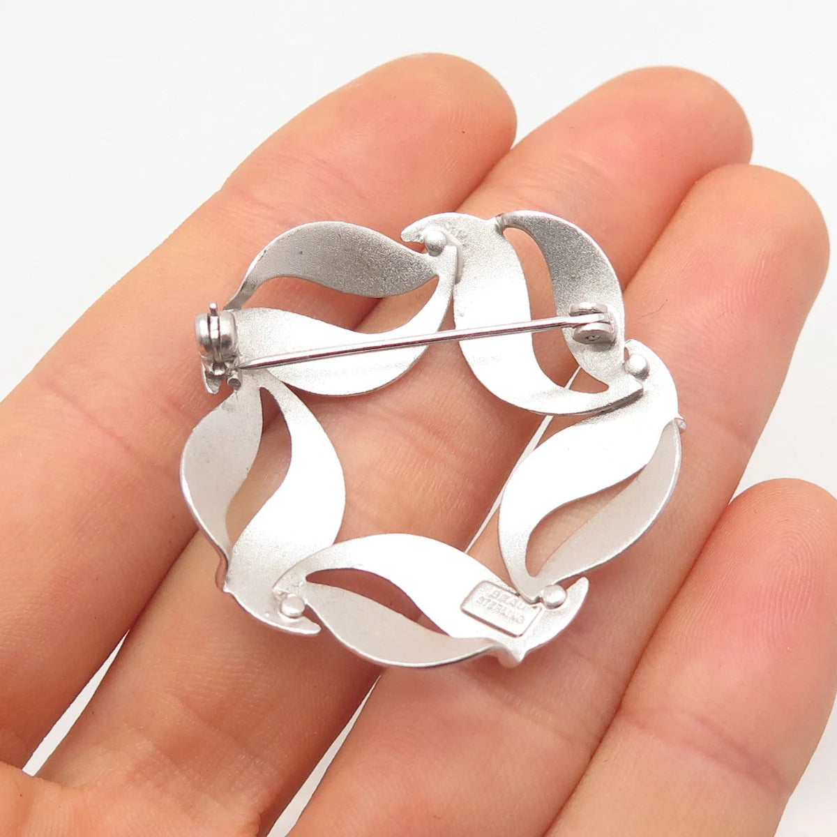 925 Sterling Silver Vintage Beau Leaf Round Pin Brooch
