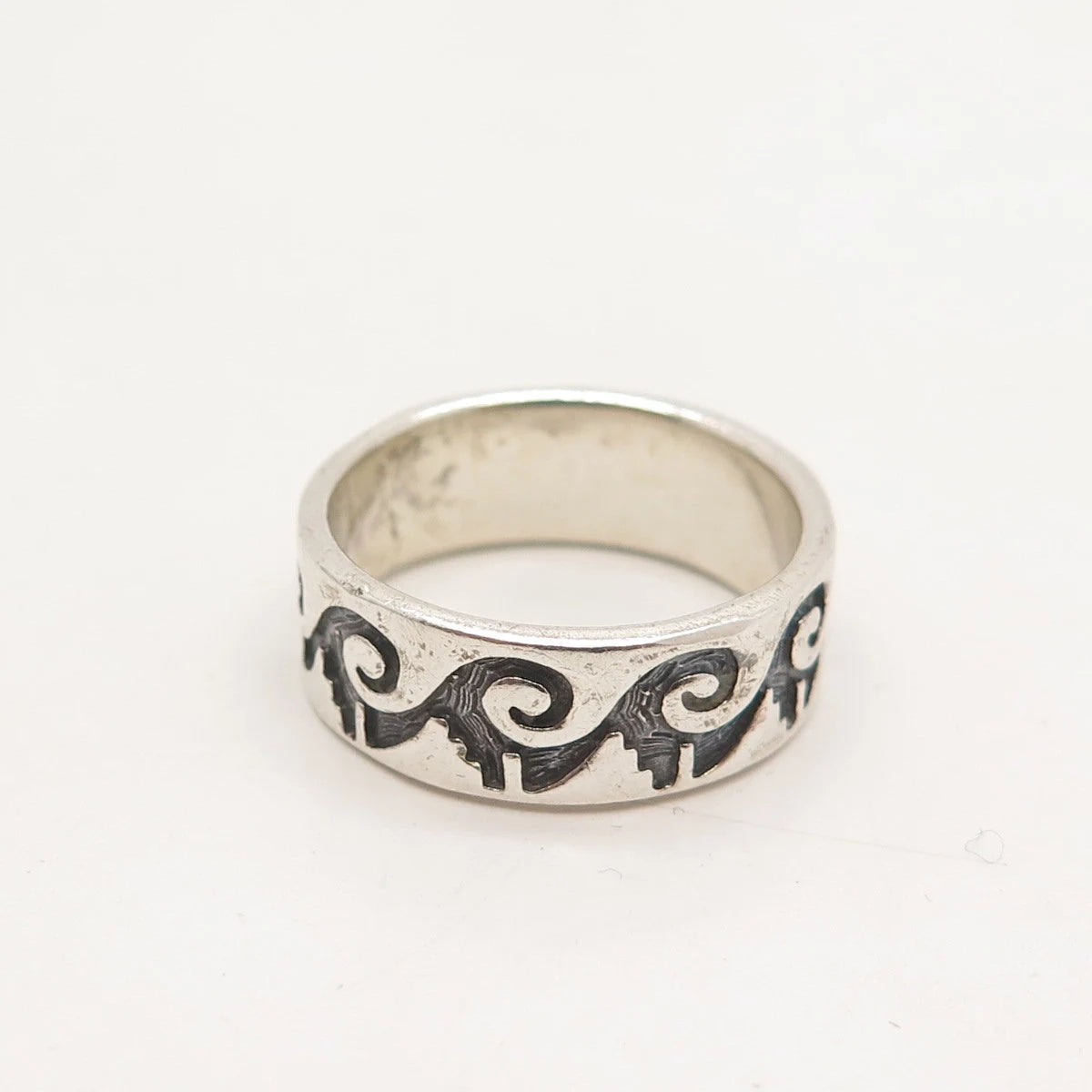925 Sterling Silver Vintage Water Pattern Band Ring Size 8