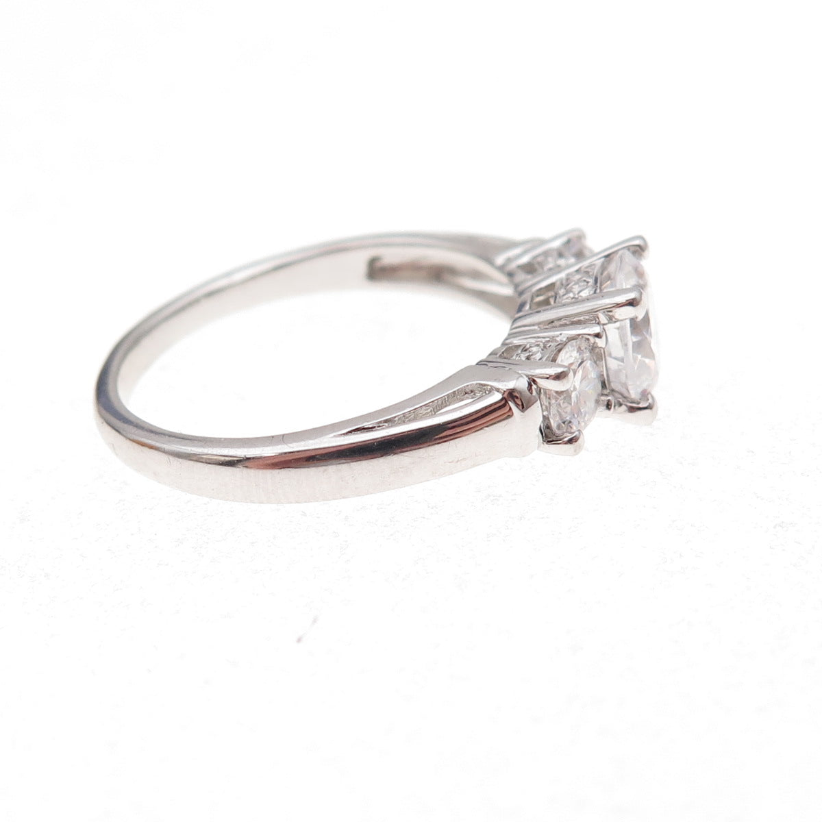 925 Sterling Silver Round-Cut C Z Engagement Ring Size 6.75