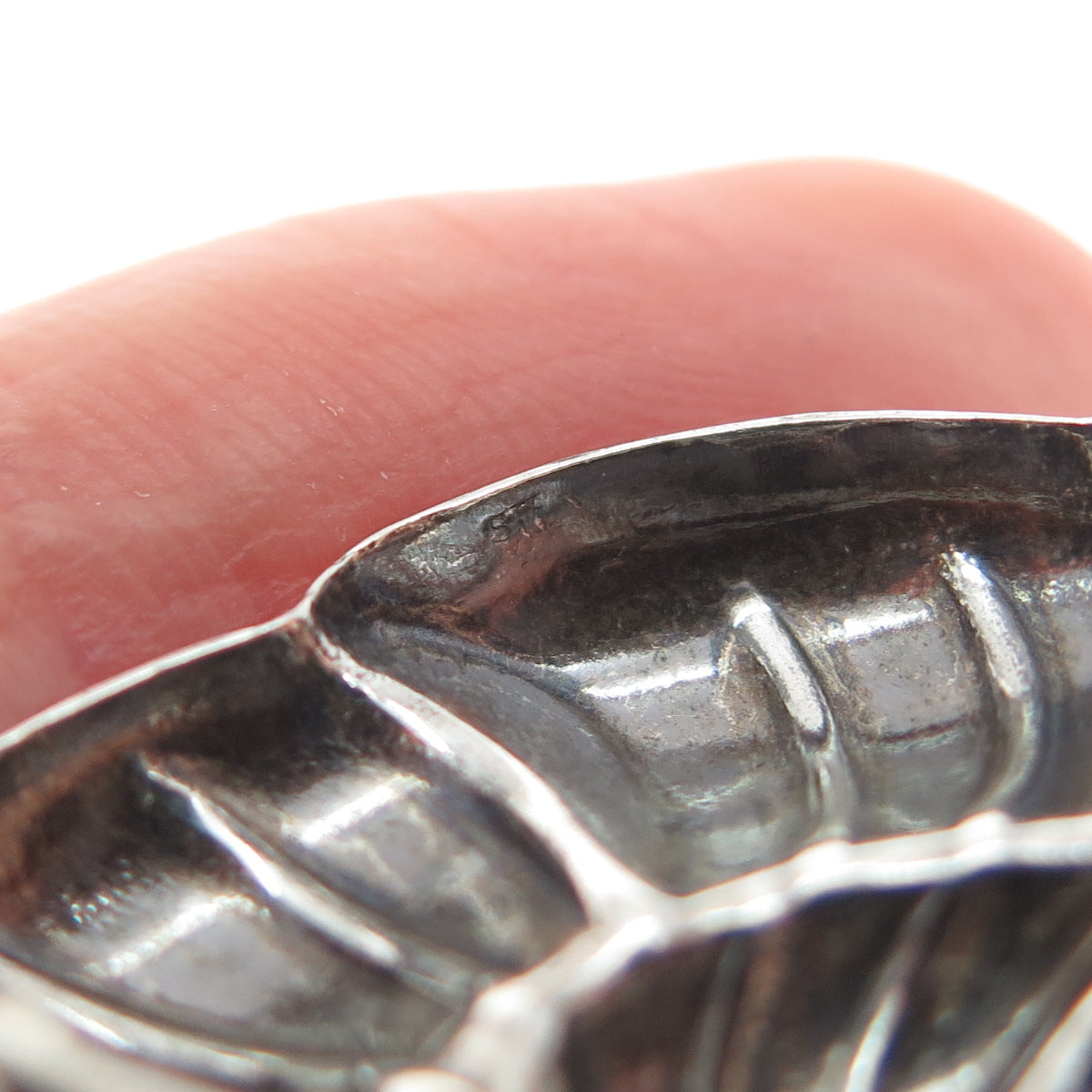 925 Sterling Silver Vintage Flower Ribbed Oxidized Pin Brooch