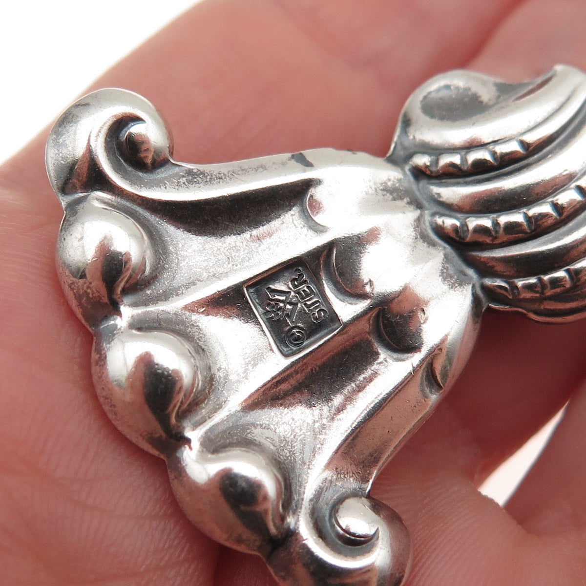 Wallace 925 Sterling Silver Vintage Romance of the Sea Oxidized Charm Pendant