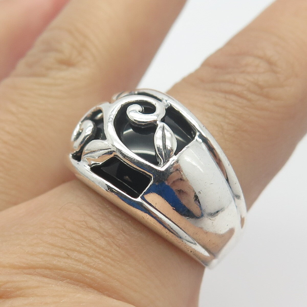 925 Sterling Silver Vintage Real Black Onyx Gem Leaf Branch Ring Size 7.75