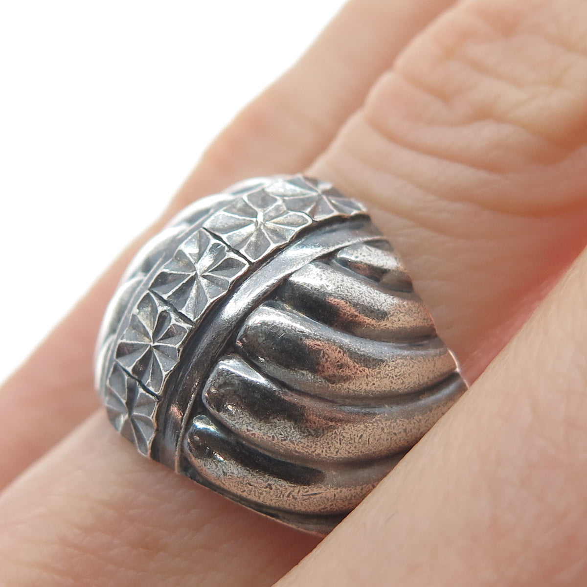 BEVERLY HILLS 925 Sterling Silver Vintage Diamond-Cut Oxidized Ring Size 9.25