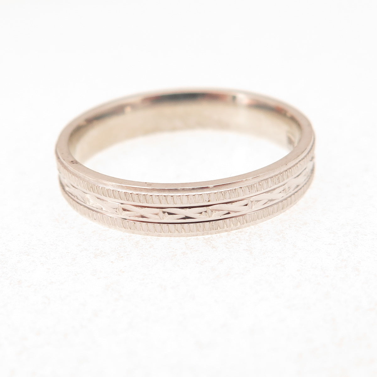 925 Sterling Silver Vintage Diamond-Pattern Band Ring Size 8
