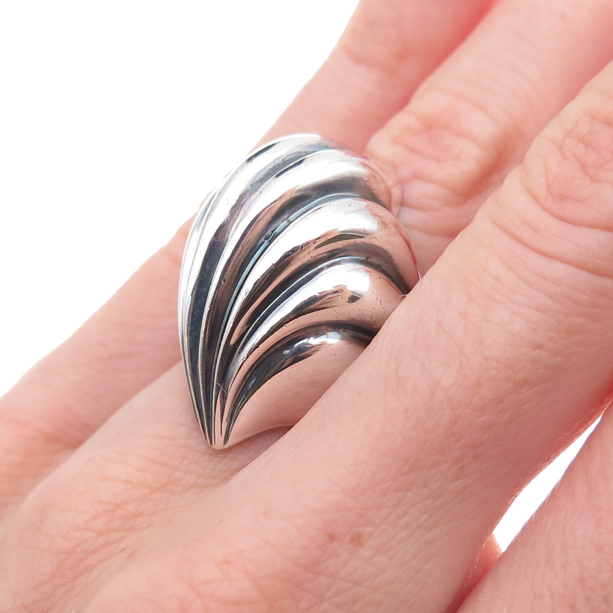 925 Sterling Silver Vintage Modernist Seashell Oxidized Ring Size 5.5
