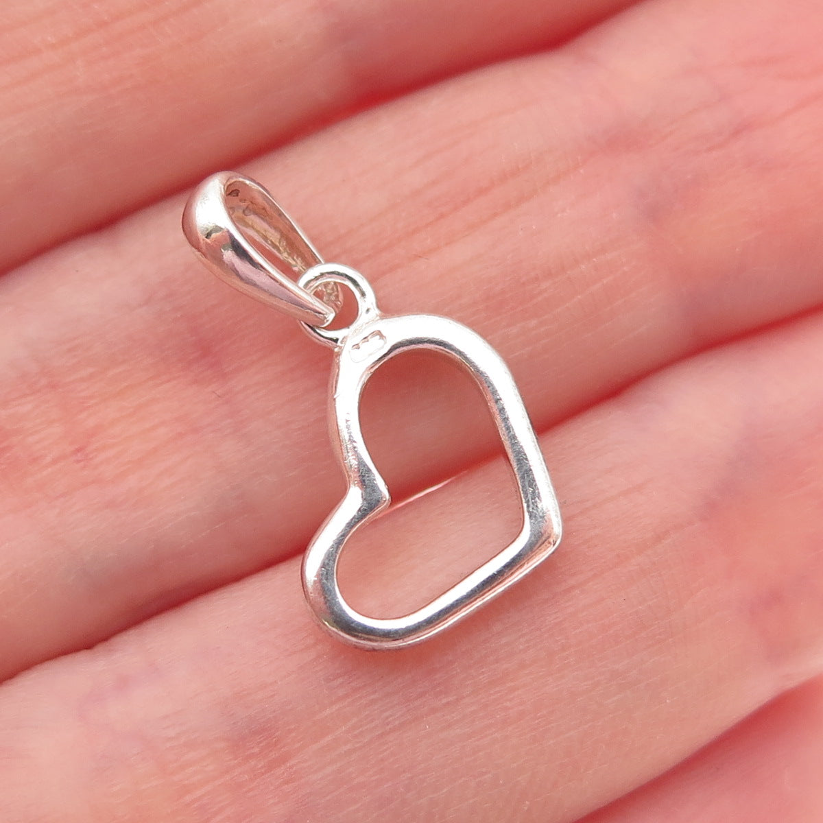 925 Sterling Silver Vintage Open Heart Mini Charm Pendant