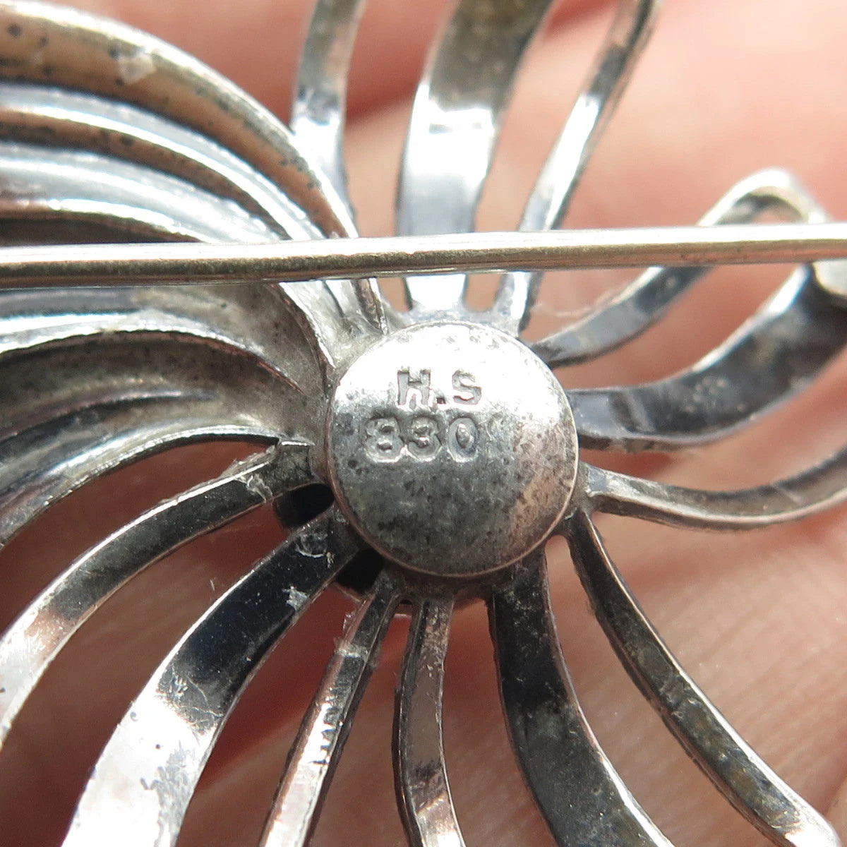 830 Silver Vintage Ribbon Bow Pin Brooch