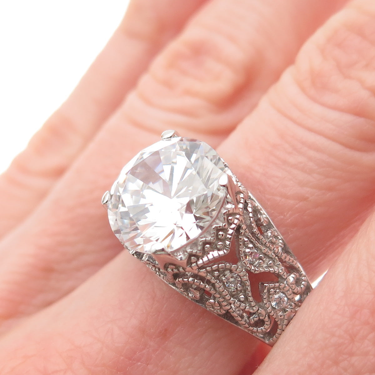 925 Sterling Silver Round-Cut C Z Promise Ring Size 10.25