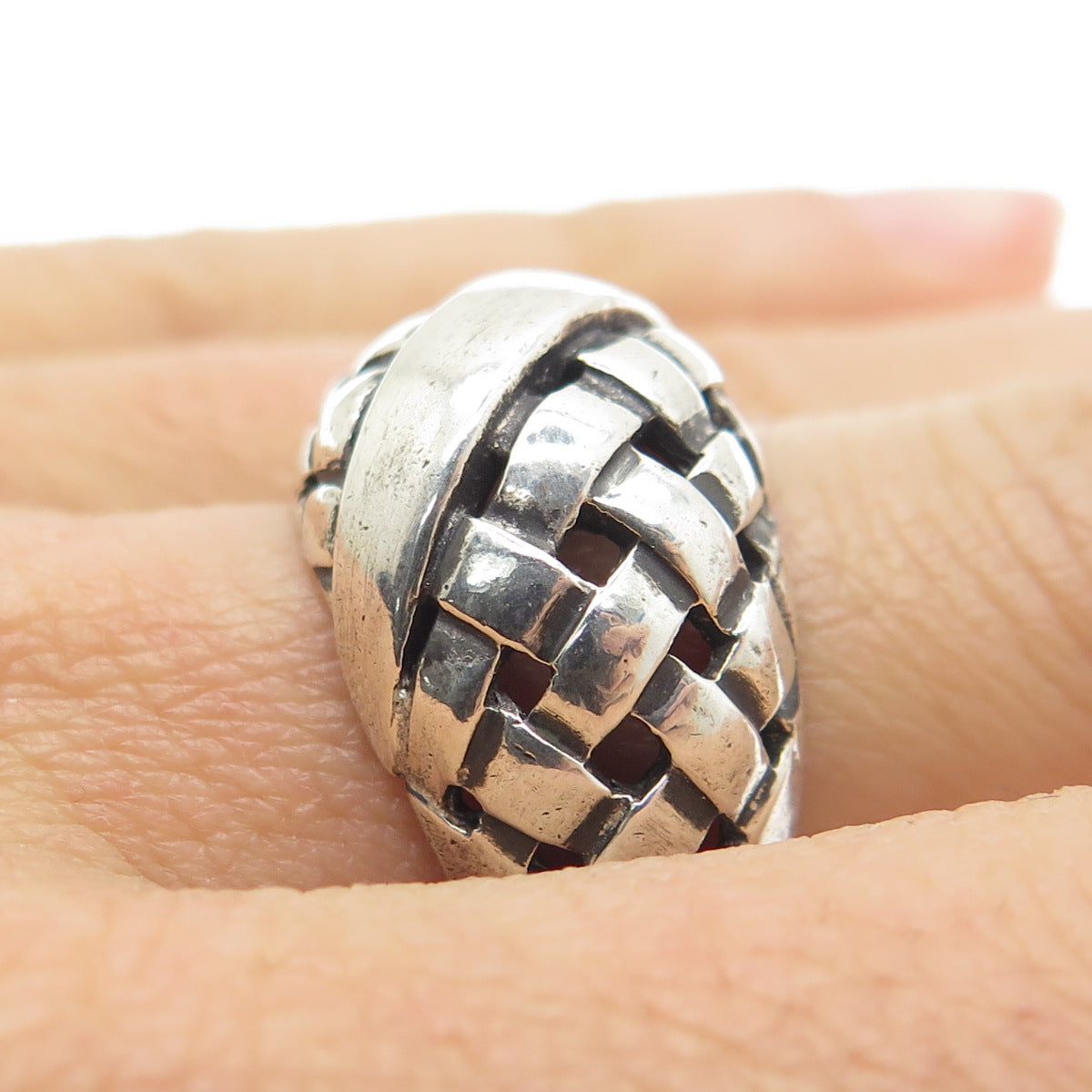 925 Sterling Silver Vintage Wicker Dome Oxidized Ring Size 7