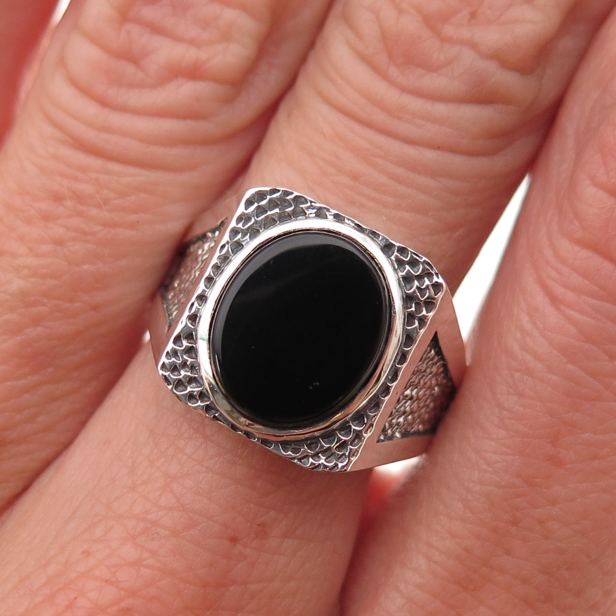 925 Sterling Silver Vintage Real Black Onyx Hammered Oxidized Ring Size 9