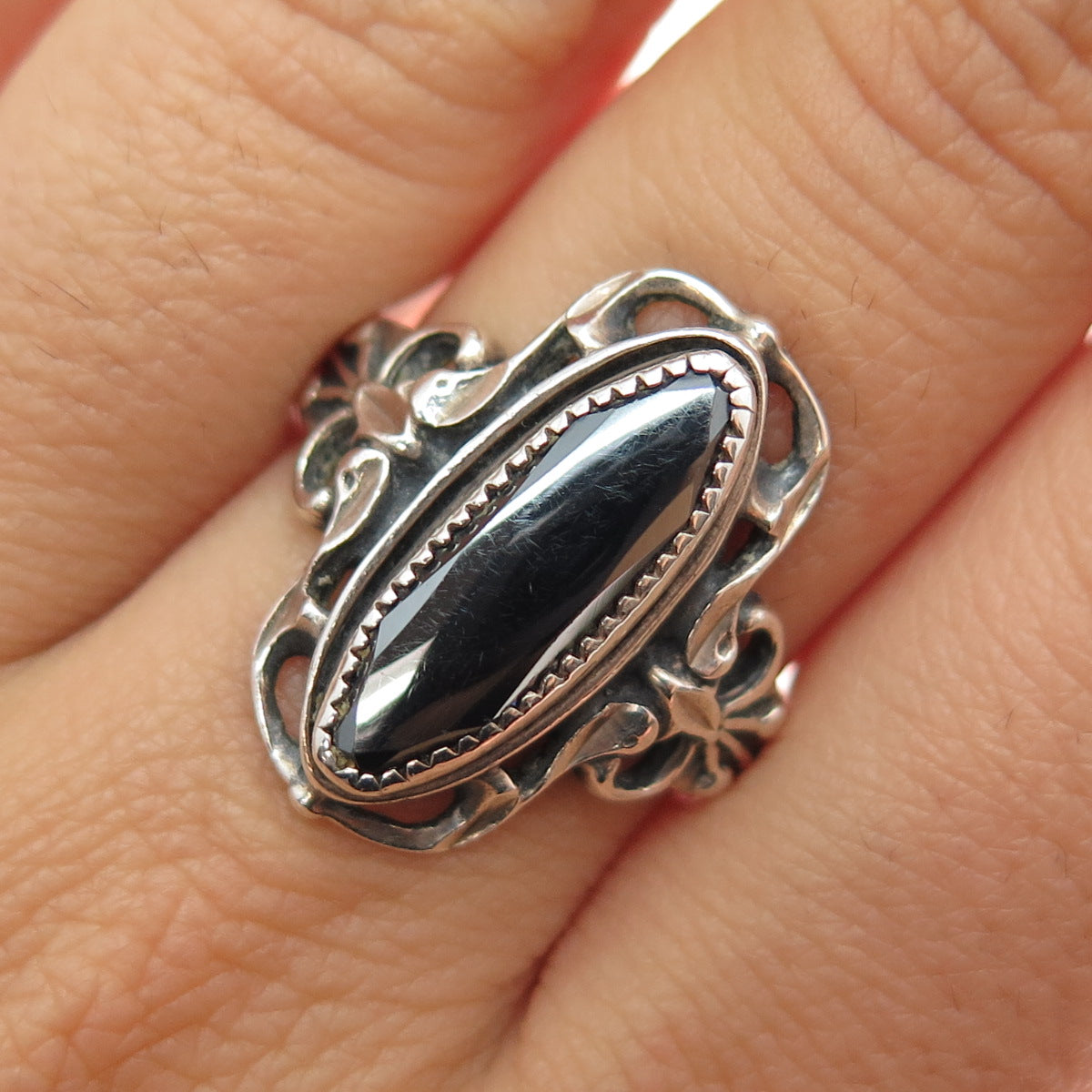 WHEELER MFG Old Pawn 925 Sterling Silver Vintage Hematite Oxidized Ring Size 8