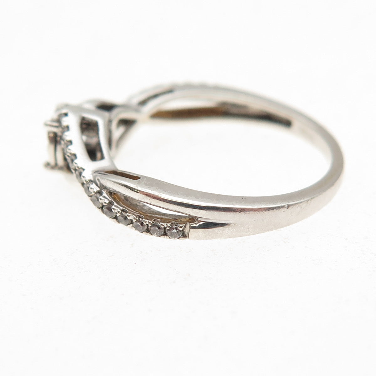 925 Sterling Silver Round-Cut C Z Engagement Ring Size 6.75