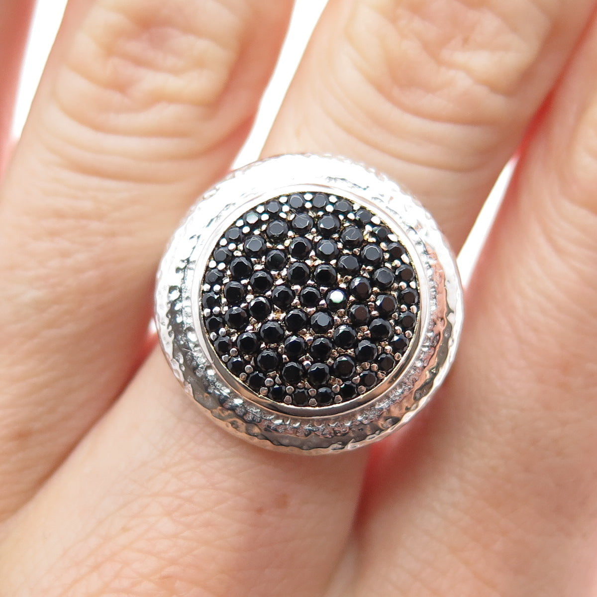 925 Sterling Silver Vintage Real Round-Cut Black Spinel Hammered Ring Size 8