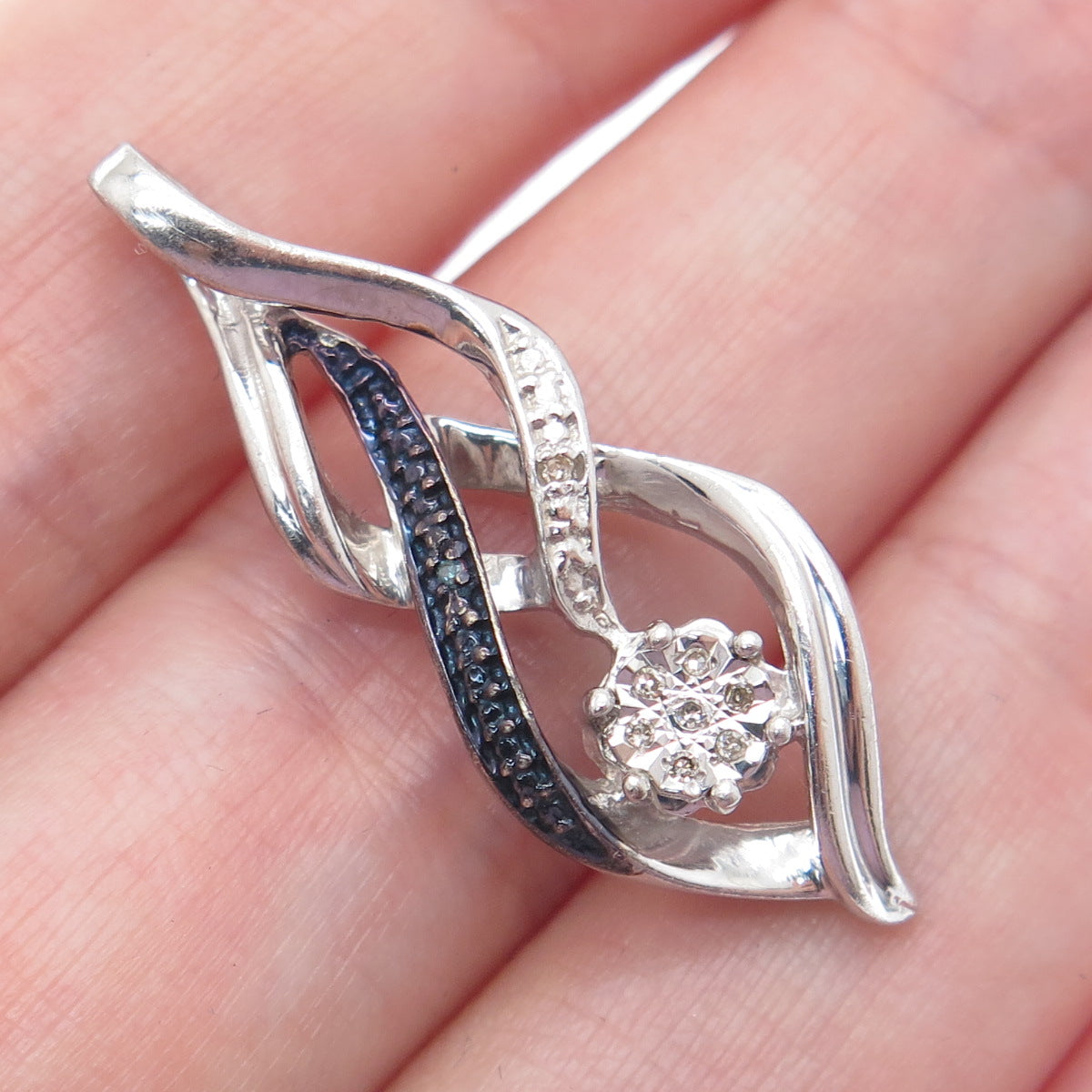 925 Sterling Silver Real Blue & White Diamond Twisted Interlocked Pendant