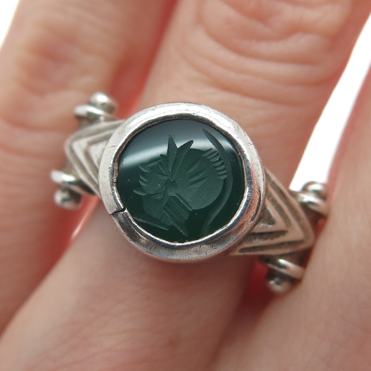 SMS CREATIONS 925 Sterling Vintage Real Carved Green Onyx Soldier Ring Size 6.75