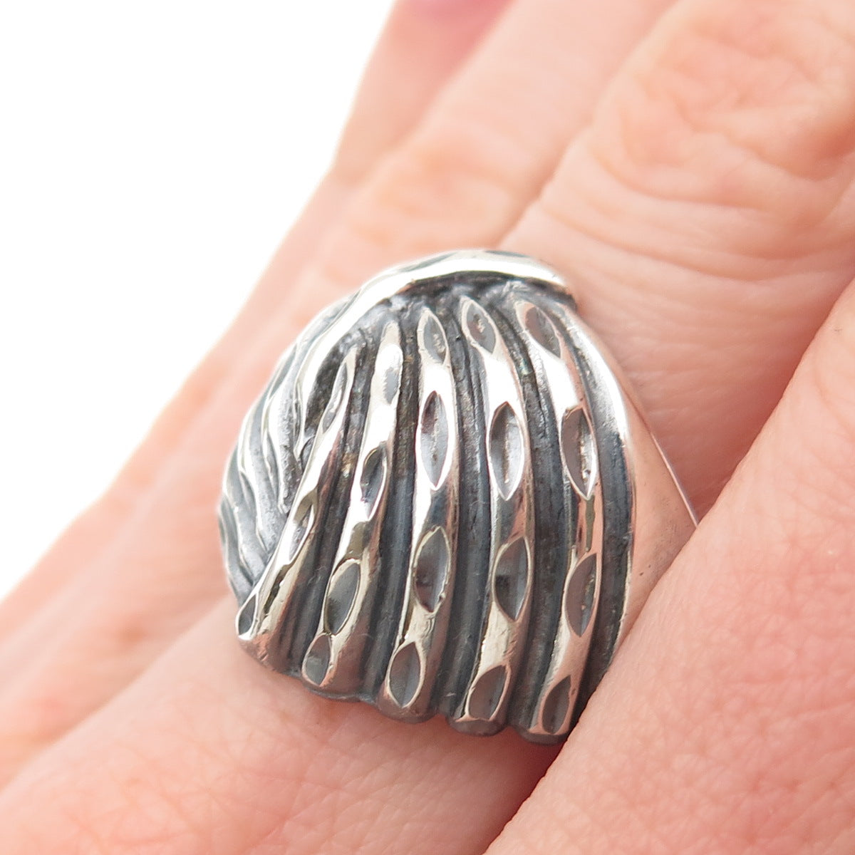 925 Sterling Silver Vintage Modernist Ribbed Dome Oxidized Ring Size 8.5